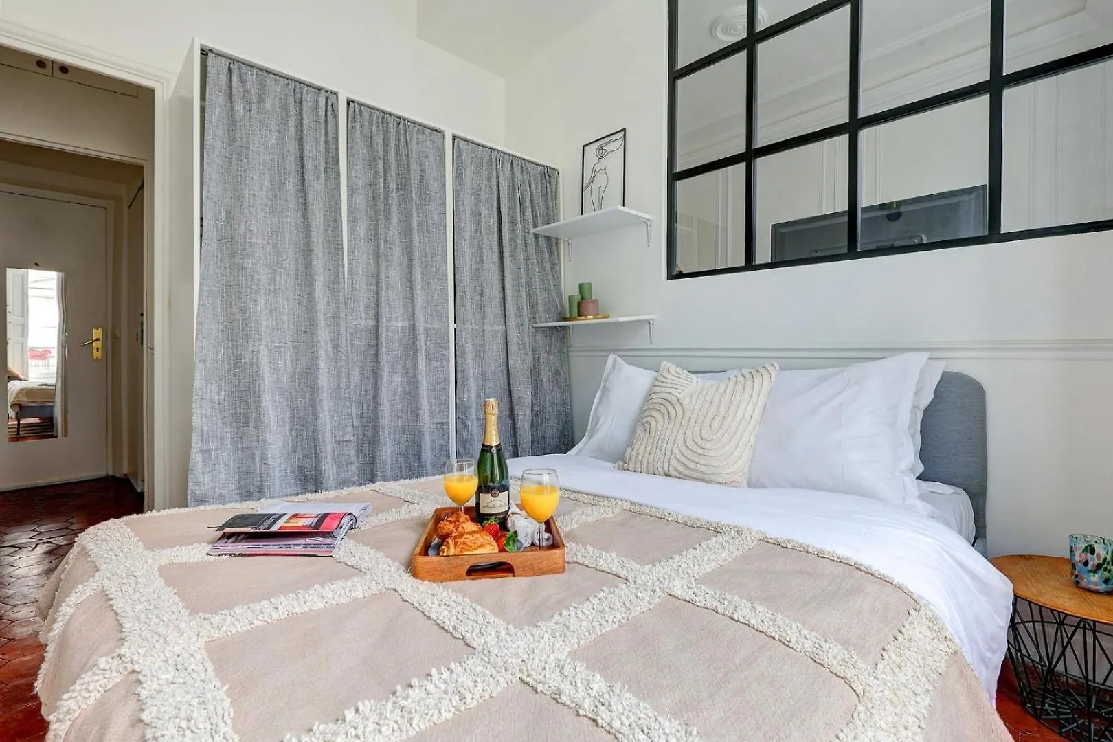 Bnbnook - Parisian Charm: 1Br In Le Marais Paris