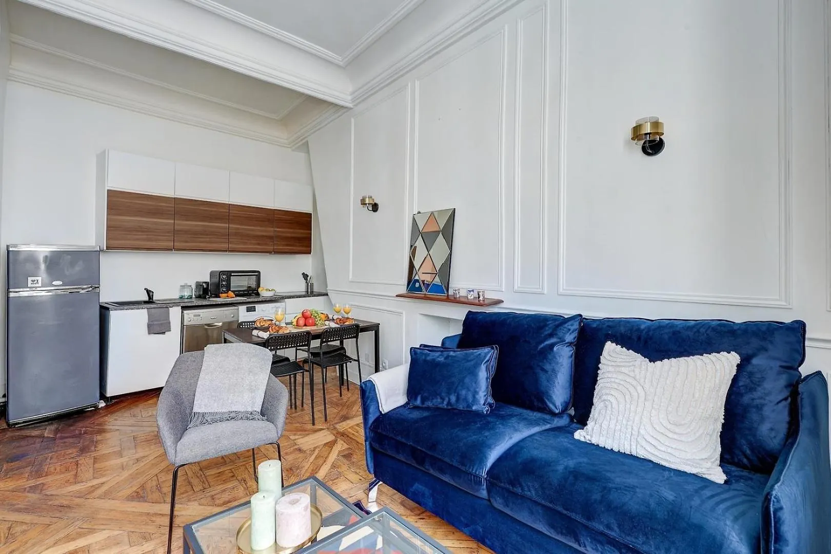 Bnbnook - Parisian Charm: 1Br In Le Marais Apartment